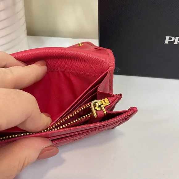 SOLD Prada Authentic Saffiano Fuchsia Quilted Wallet - Picture 10 of 13